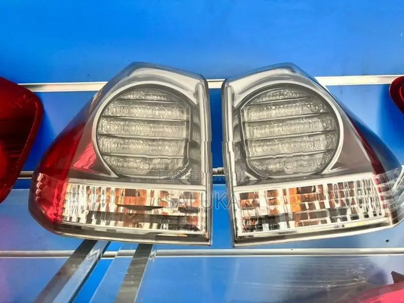 Toyota MHU38W Harrier Tail Light Set