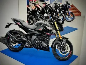 Bajaj Pulsar N160 Pulser premium 2026