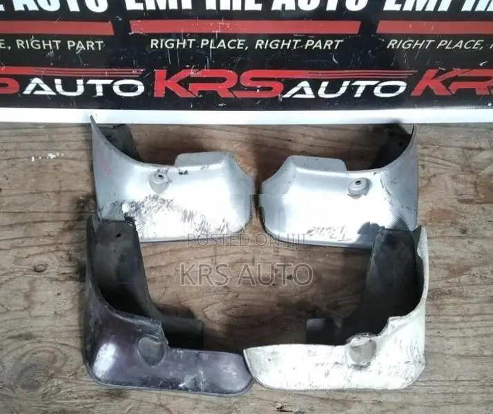 Toyota llion NZE 240 Mud Flap Set