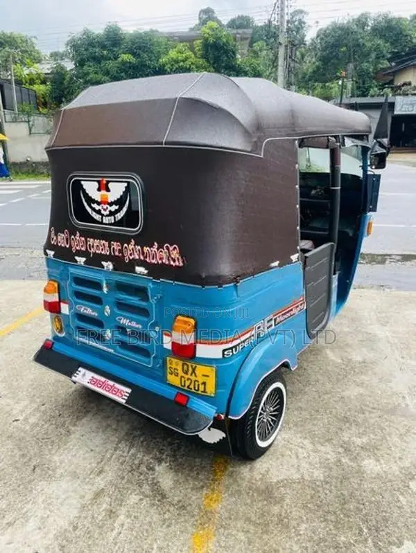 Bajaj RE 2010
