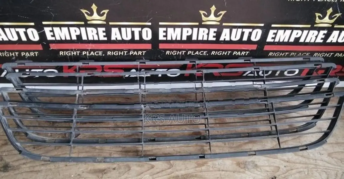 Toyota Belta SCP 92 Front Bumper Mesh