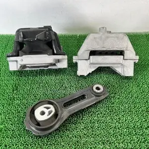 Outlander GG2W Engine Mount Set