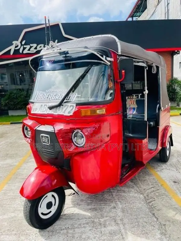 Bajaj RE 2017