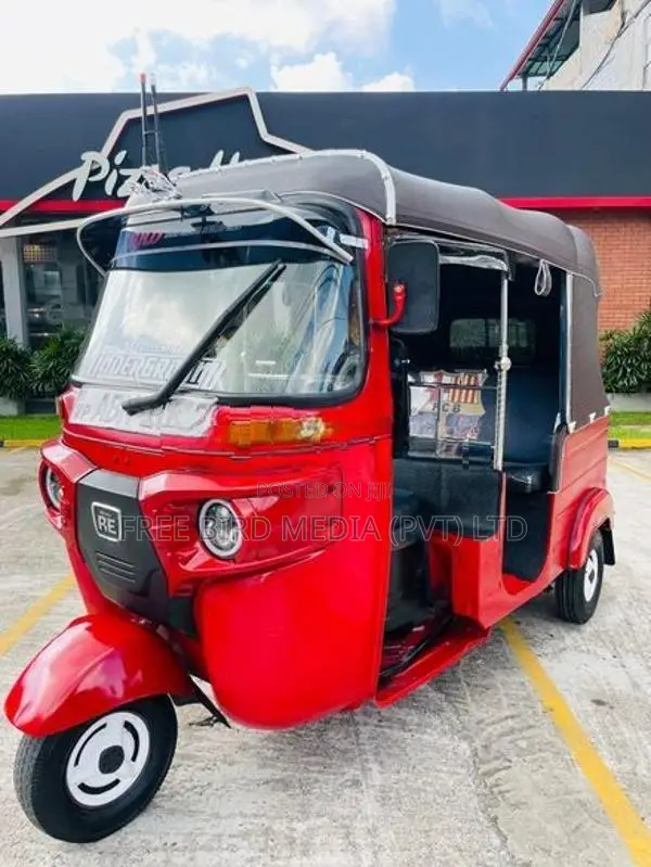 Bajaj RE 2017