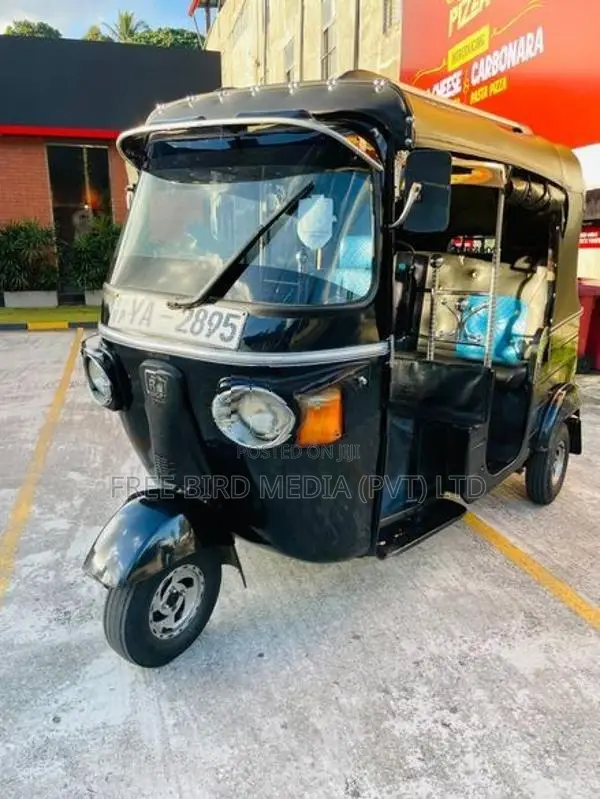 Bajaj RE 2010
