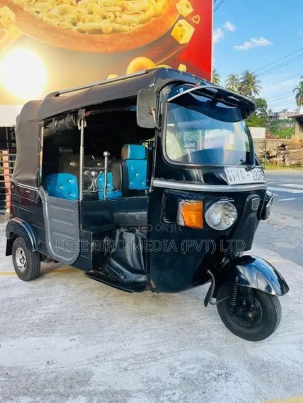 Bajaj RE 2010