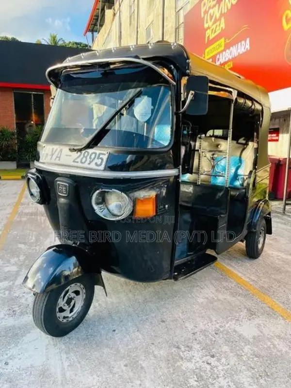 Bajaj RE 2010
