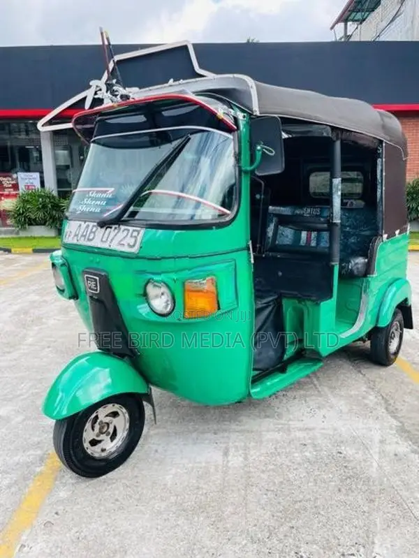 Bajaj RE 2012