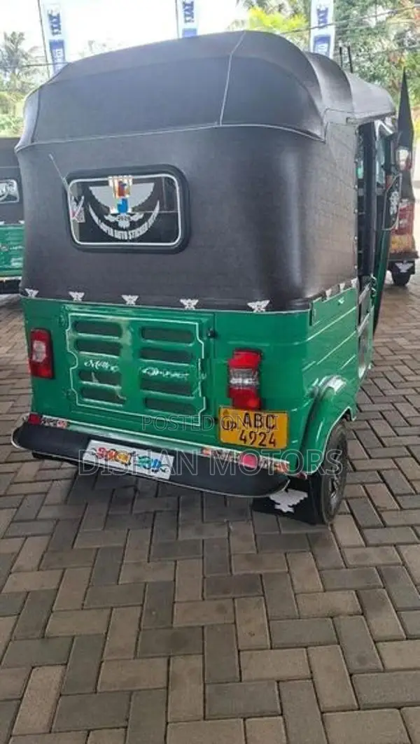 Bajaj RE 4 Strok 2015