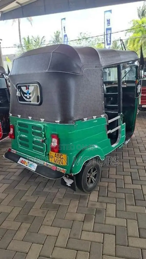 Bajaj RE 4 Strok 2015