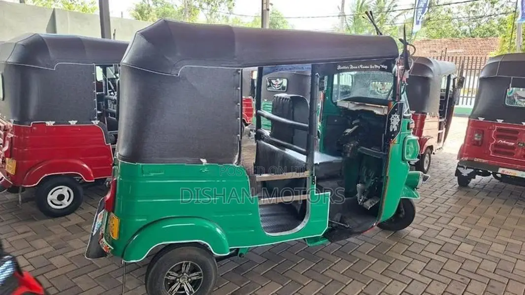 Bajaj RE 4 Strok 2015