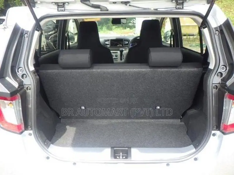 Daihatsu Mira X 2025
