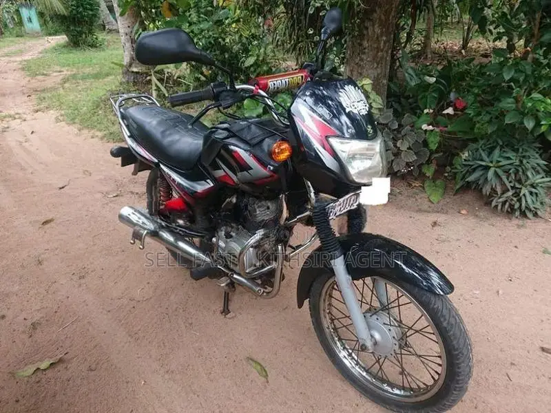 Bajaj CT100 2014