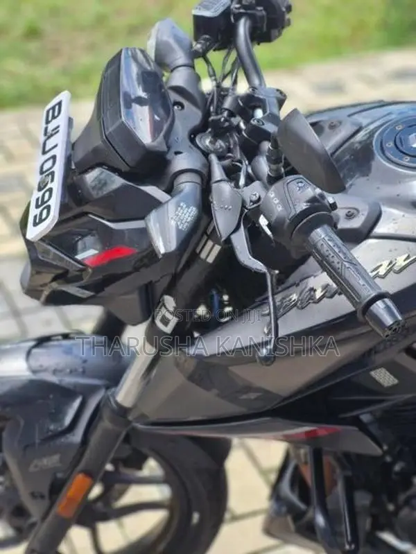 Bajaj Pulsar N160 2025
