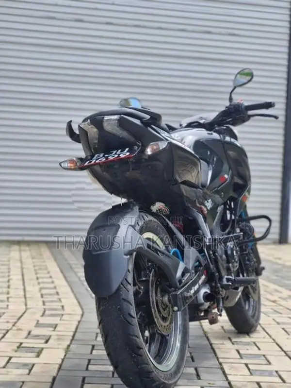 Bajaj Pulsar N160 2025