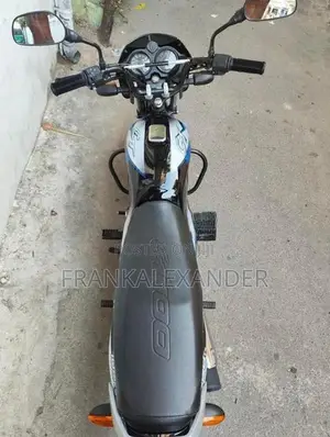 Bajaj CT100 ES 2026