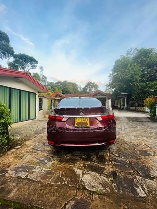 Honda Grace 2015