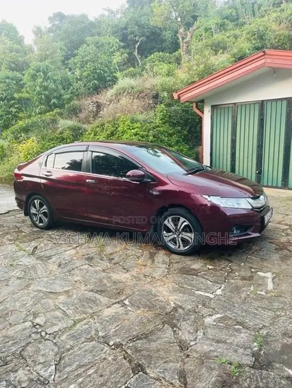 Honda Grace 2015