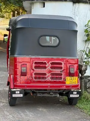 Bajaj RE 2015