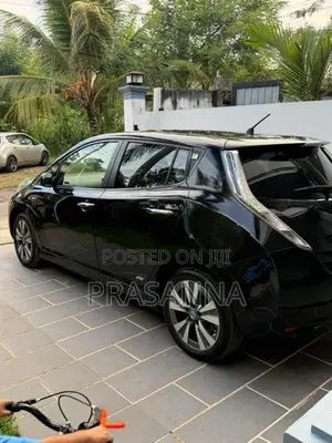 Nissan Leaf G 2012