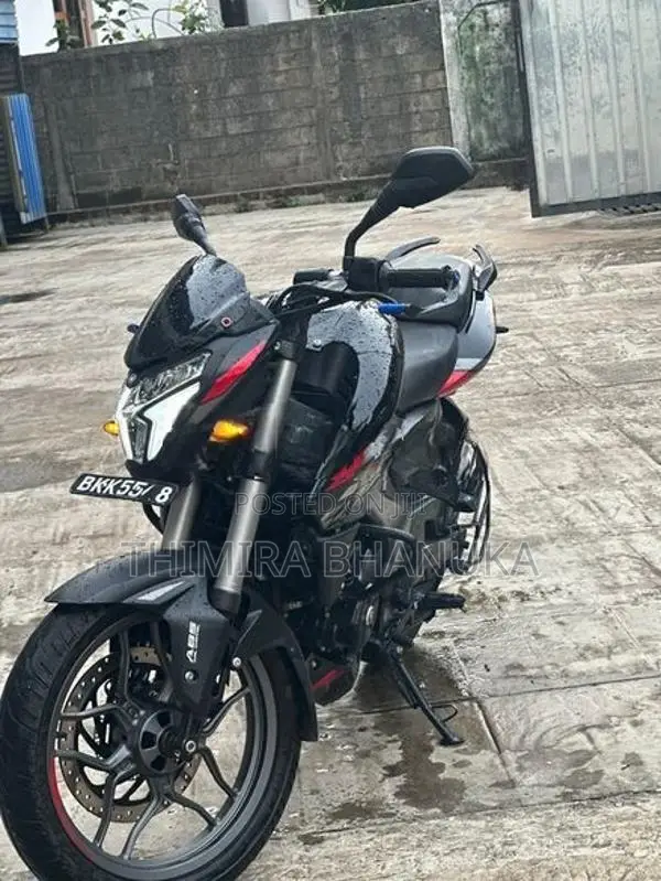 Bajaj Pulsar NS200 2025