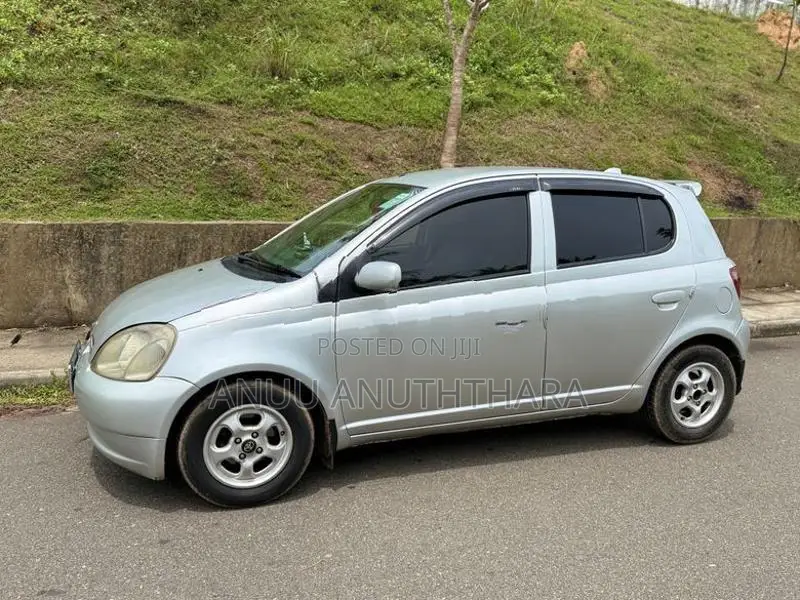 Toyota Vitz 2000