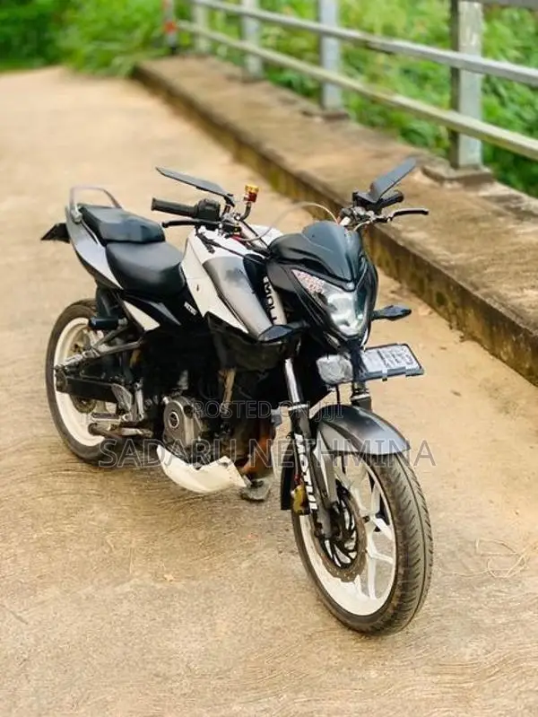 Bajaj Pulsar NS200 2017