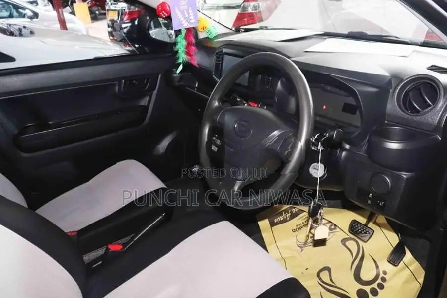 Daihatsu Mira 2017
