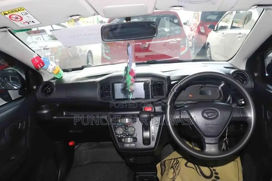 Daihatsu Mira 2017