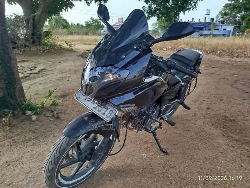 Bajaj Pulsar 220F 2010