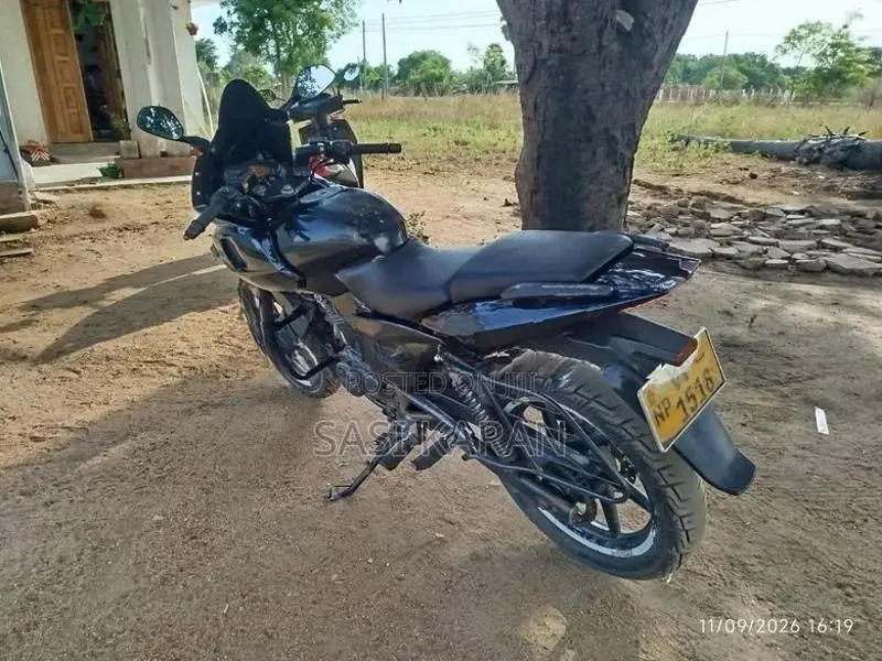 Bajaj Pulsar 220F 2010