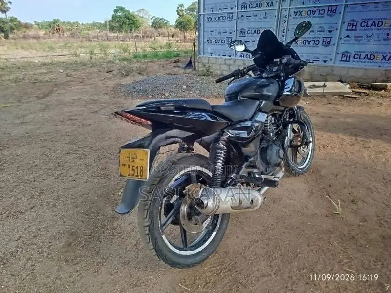 Bajaj Pulsar 220F 2010