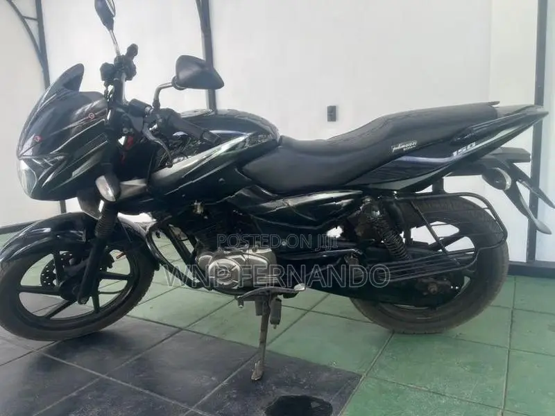 Bajaj Pulsar 150 2015