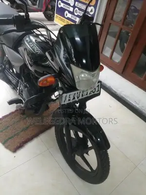 Bajaj Platina 100 2012