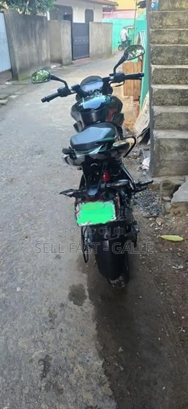 Bajaj Pulsar NS200 2025