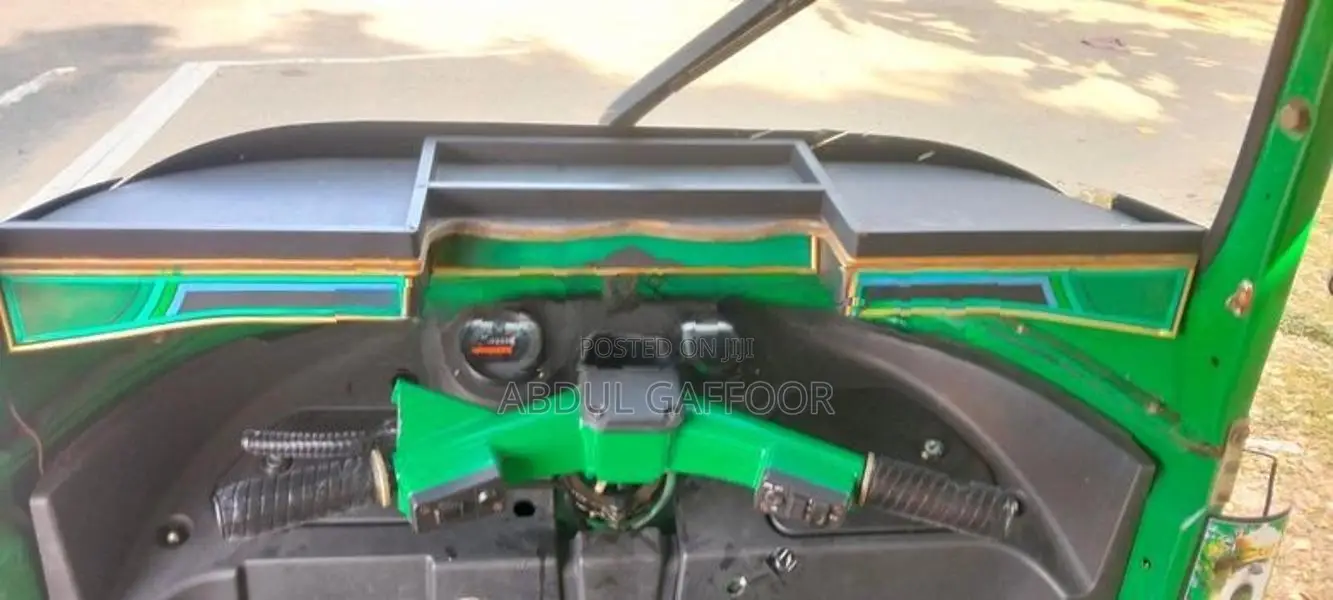 Bajaj RE 2006