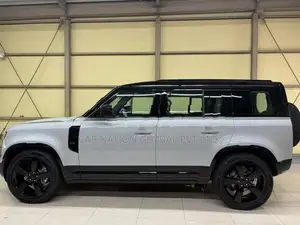 Land Rover Defender 110X-Dynamic SE P300 2026