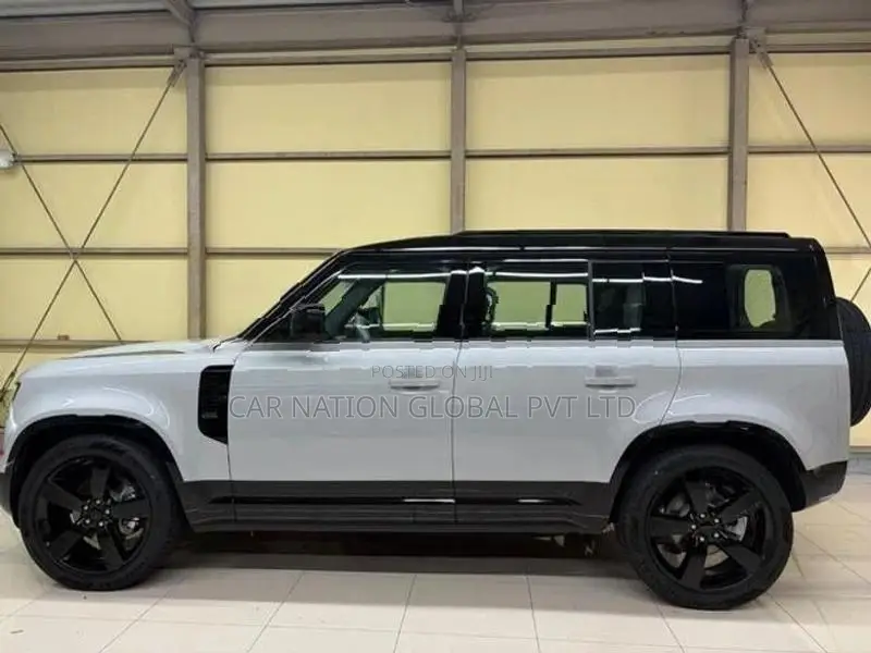 Land Rover Defender 110X-Dynamic SE P300 2026