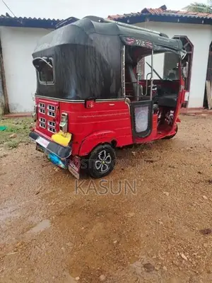 Bajaj RE 2012