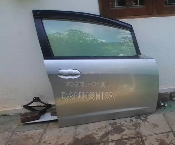 Honda Fit Shuttle Door