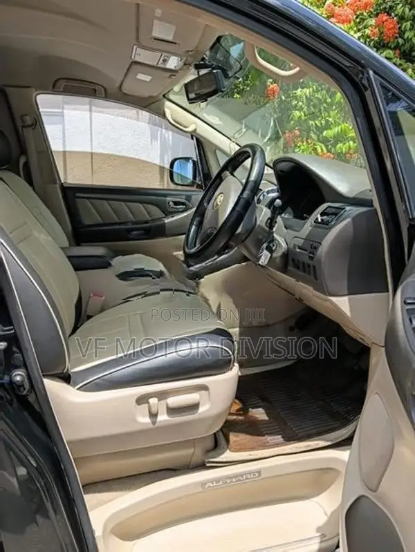 Toyota Alphard 2008