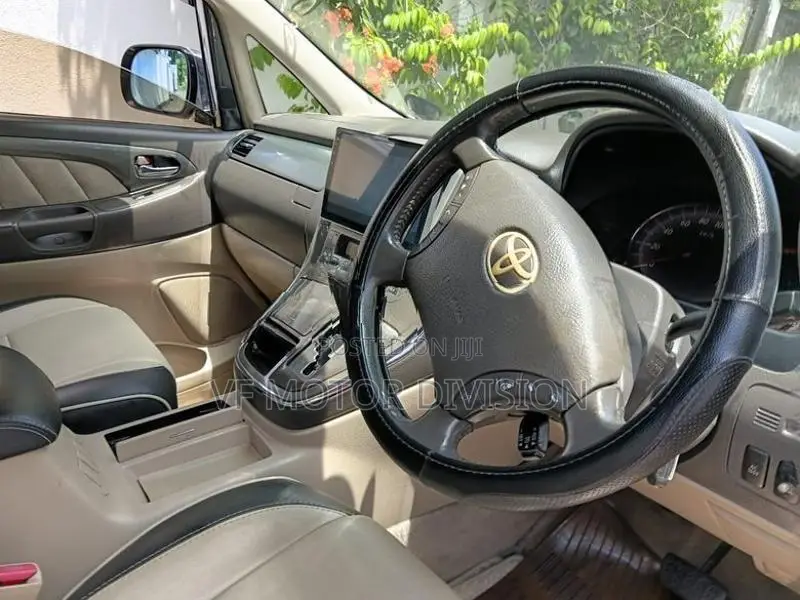 Toyota Alphard 2008