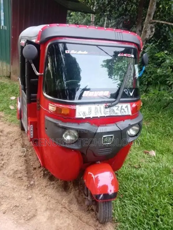 Bajaj RE 2015