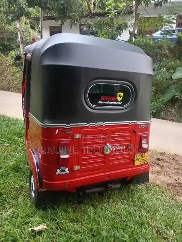 Bajaj RE 2015