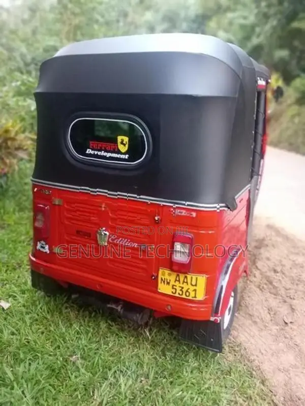 Bajaj RE 2015