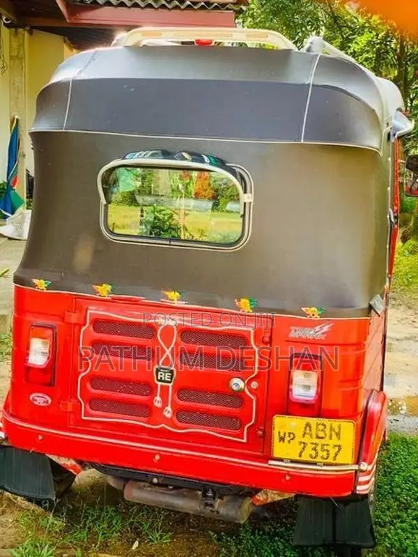 Bajaj RE 2016