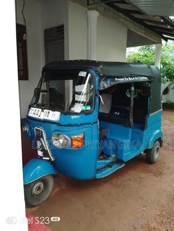 Bajaj RE 2013