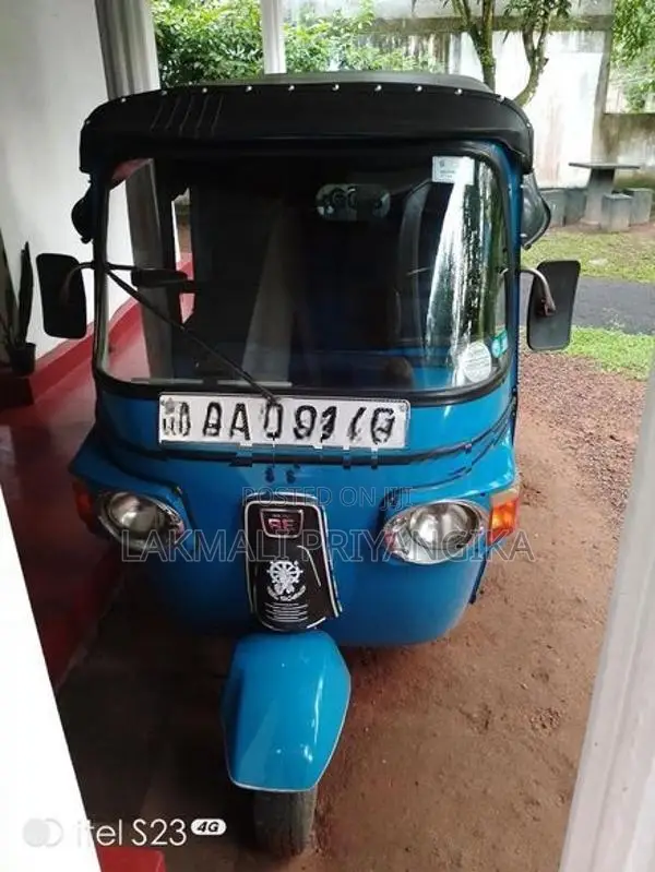 Bajaj RE 2013