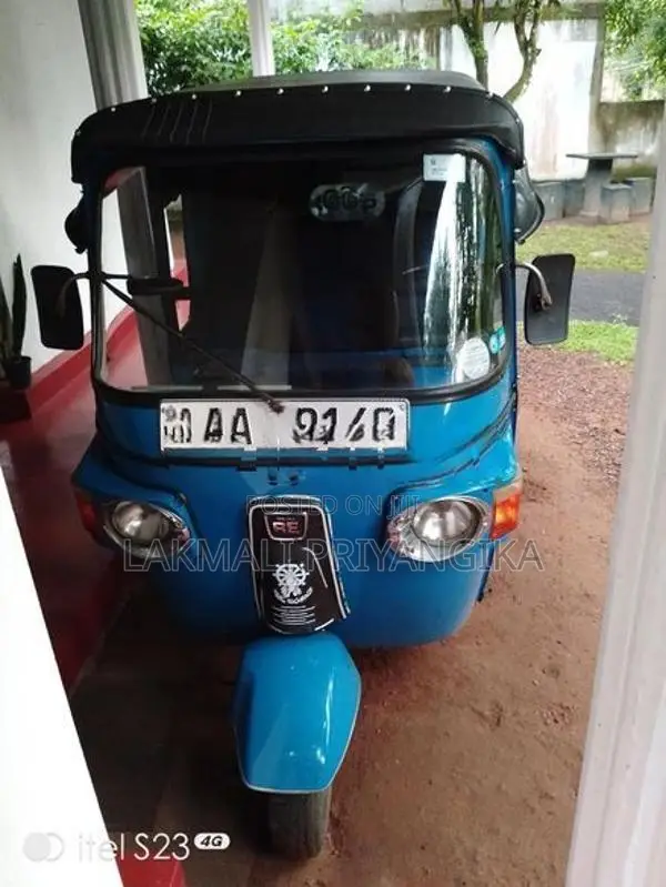 Bajaj RE 2013