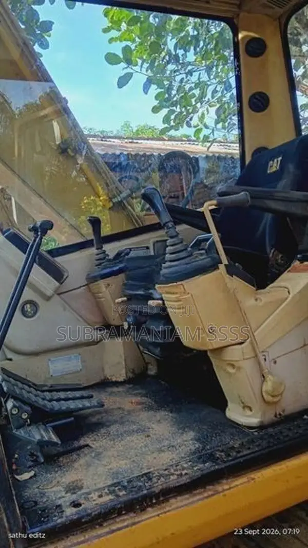 Cat Excavator 120